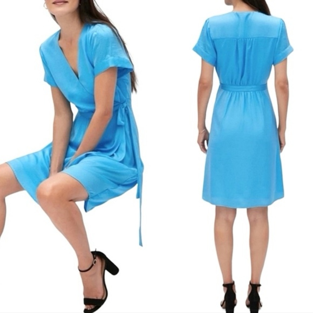 2/$30 Banana Republic Light Blue Satin Short Sleeve Wrap Dress Size M #2277